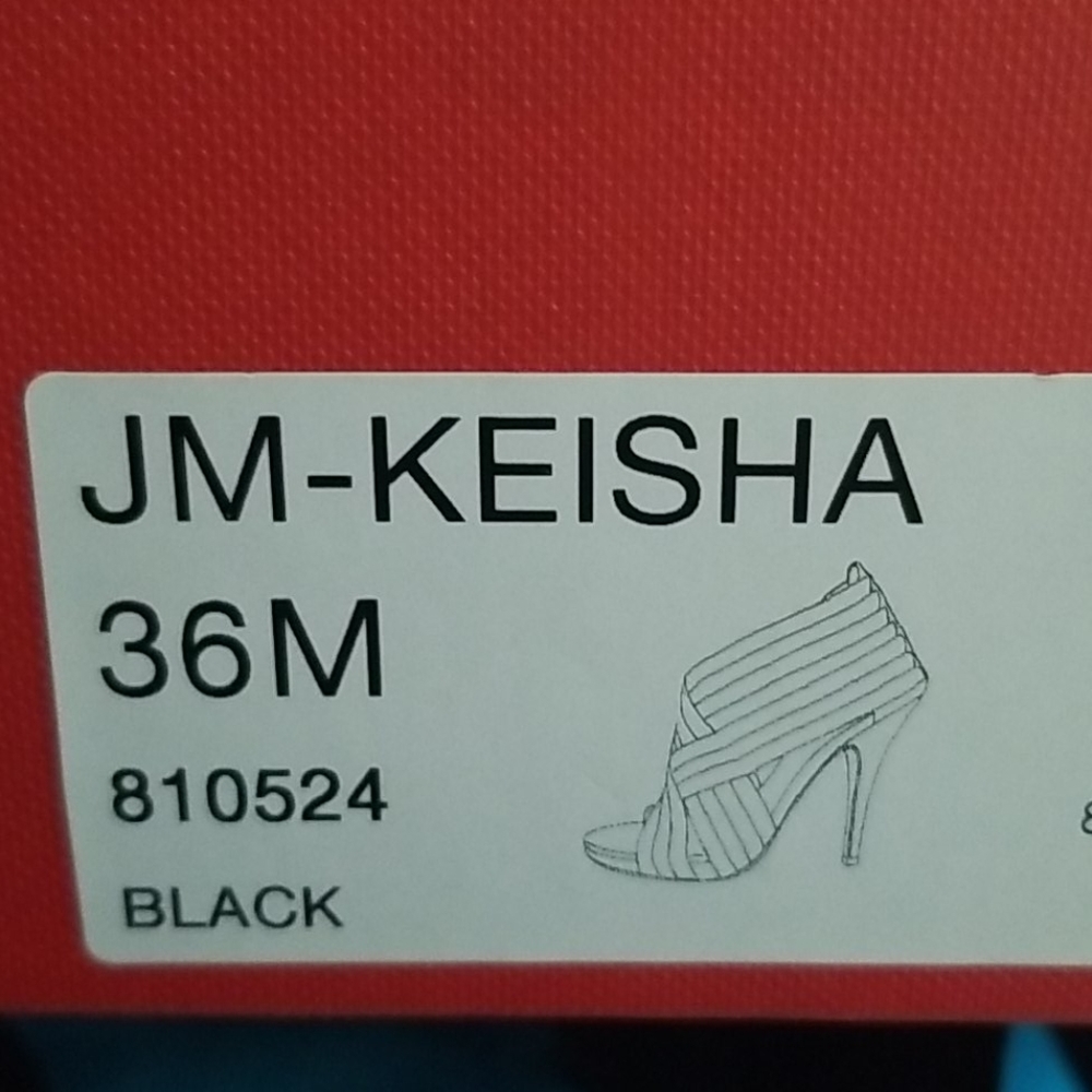 Shoes - Picture 8 of 9